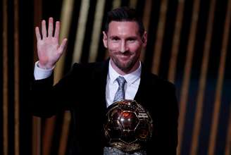 Messi conquista a Bola de Ouro.