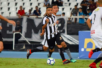 Caio Henrique lamentou a derrota do Botafogo (Foto: Reprodução/Vitor Silva)