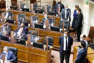 Sessão do Senado do Chile para votar projeto de lei de saque de pensões emValparaiso
26/11/2020 REUTERS/Rodrigo Garrido