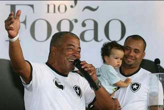 Jairiznho junto com seu filho Jair Ventura em evento do Botafogo (Foto: Reprodução de internet)