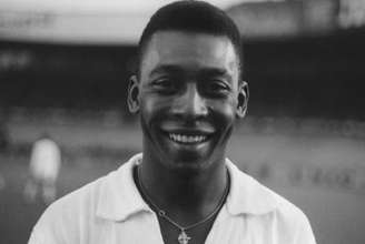 Pelé guardou muitas lembranças em sua trajetória nos campos (STAFF / AFP)