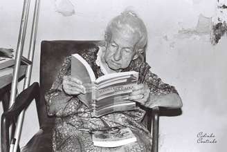 Cora Coralina se dedicou a falar sobre a vida no interior de Goiás