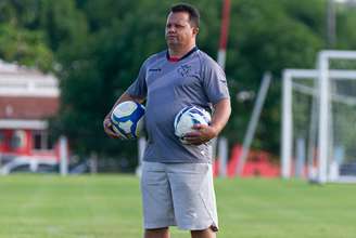 Kuki trabalha como auxiliar técnico do Náutico