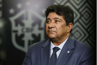 Ednaldo Rodrigues comparece ao velório de Zagallo 
