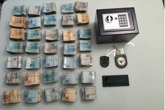 Dinheiro apreendido durante a Operação Spare, deflagrada nesta quinta-feira, 25