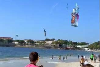 Balão caiu na praia de Copacabana neste sábado