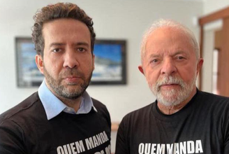 Canal foi criado por André Janones (PT) e tem como foto de perfil uma imagem do deputado ao lado de Lula