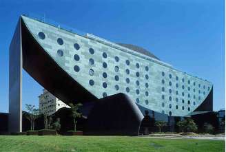<p>Inaugurado em 2003, o hotel Unique foi projetado pelo famoso arquiteto Ruy Ohtake</p>