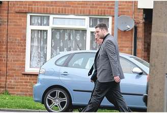 <p>Thomas Clark é visto deixando o tribunal nesta quinta-feira</p>