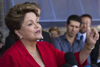 <p>Dilma Rousseff (PT) em agenda de campanha em Guarulhos; candidata à reeleição perdeu 24 segundos no horário eleitoral gratuito, mas terá a maior parte do tempo das propagandas</p>