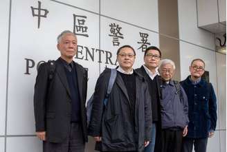 <p>Líderes do Occupy Central de Hong Kong se entregaram, mas não ficaram presos</p>