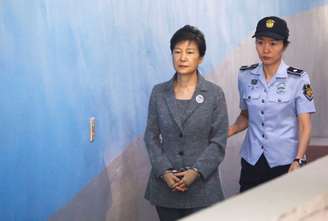 Ex-presidente da Coreia do Sul Park Geun-hye chega a tribunal em Seul 25/08/2017   REUTERS/Kim Hong-Ji  