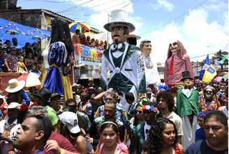 Encontro dos Bonecos Gigantes de Olinda, na terça-feira (5) de Carnaval