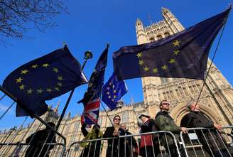 Manifestantes anti-Brexit protestam em frente ao prédio do Parlamento britânico, em Londres
11/04/2019
REUTERS/Gonzalo Fuentes