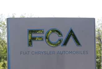 Logo da Fiat Chrysler (FCA) em sua sede em Auburn Hills, Michigan (EUA) 
25/05/2018
REUTERS/Rebecca Cook
