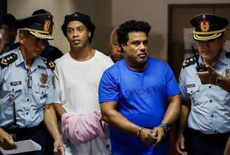 Ronaldinho Gaúcho passa a noite preso em cadeia no Paraguai