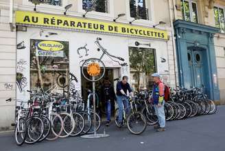 Oficina de bicicletas em Paris
06/05/2020
REUTERS/Charles Platiau