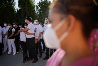 Homenagem de familiares da enfermeira Clara Tovar, que morreu de  Covid-19 Ciudad Juárez, México
18/8/2020 REUTERS/Jose Luis Gonzalez