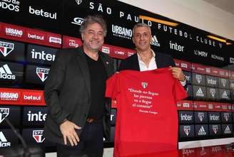 Casares durante apresentação de Hernán Crespo (Foto: Divulgação/São Paulo)