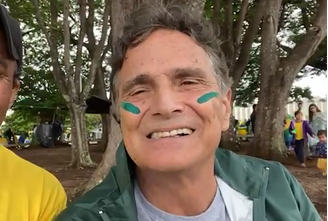 Nelson Piquet participa de manifestação bolsonarista e pede 'Lula no cemitério'