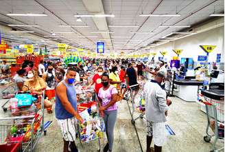 Consumo nos supermercados cresce 2,84% e brasileiro ensaia compra de marcas premium