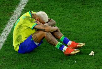 O brasileiro Neymar abalado após eliminação na Copa do Mundo 