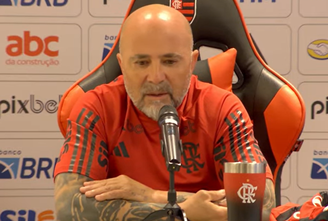 Jorge Sampaoli em sua primeira coletiva como técnico do Flamengo