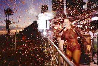 Ivete Sangalo - A rainha do Carnaval de Salvador, Ivete Sangalo é uma das artistas mais populares do Brasil. Seu trio elétrico, o Coruja, é um dos mais esperados do carnaval e sempre atrai uma multidão de milhares de pessoas.