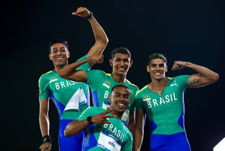 Equipe brasileiras do revezamento 4 x 400m vibra com a vaga 