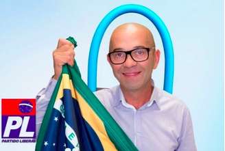 Conhecido como "Tiu França", Francisco Wanderley Luiz concorreu ao cargo de vereador pelo partido PL nas eleições municipais de Santa Catarina em 2020