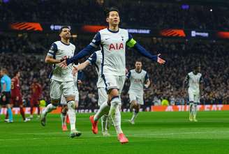 Heung-Min Son (Tottenham) celebrando seu gol contra a Roma, no dia 28.11.2024 