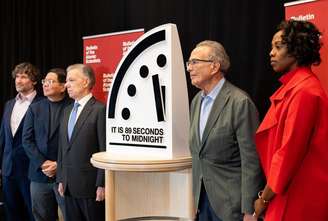 Relógio do Juízo Final foi ajustado para 89 segundos antes da meia-noite