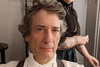 Obras adaptadas para TV foram canceladas em meio à polêmica envolvendo o escritor