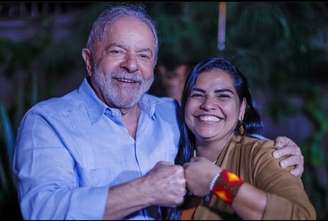 Anne Moura ao lado de Lula.