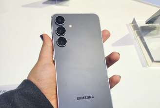 Modelo Galaxy S25 FE foi apresentado nesta quarta-feira, 24, pela Samsung