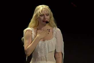 Surto psicótico fez Lady Gaga cancelar apresentação no Rock in Rio em 2017; na foto, ela se emociona no show da Praia de Copacabana em 2025