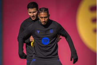Raphinha durante treino do Barcelona –