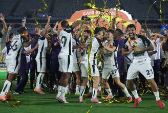 Garro relembra problemas pessoais e físicos, mas destaca força do Corinthians: 'É um time f...'.