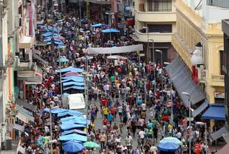 Movimentação na Rua 25 de Março: Univinco estima que 60% dos visitantes sejam de outras regiões do País