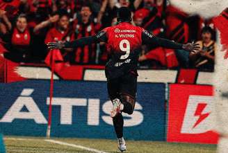 Viveros é o artilheiro do Brasileirão 2026.