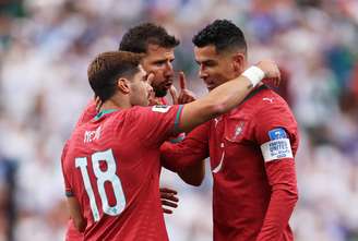 Cristiano Ronaldo marca o primeiro gol de Portugal contra o Uzbequistão