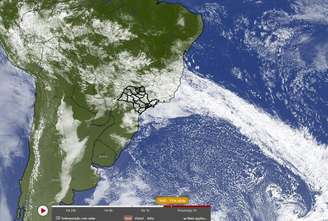 Frente fria se afasta de São Paulo, mas massa de ar frio mantém o tempo fechado e as temperaturas baixas no Estado