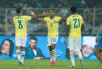 Samuel Lino comemora um dos gols feitos contra a Índia em Calcutá, durante último amistoso da Super Data Fida de setembro e outubro - 