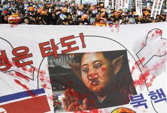 Sul-coreanos protestam contra o líder norte-coreano, Kim Jong-un, em manifestação em Seul