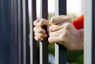 Jovens brasileiras reclamam de condições e tratamento em abrigo para menores em Chicago