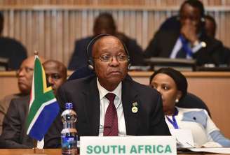 Em meio à crise política, Jacob Zuma adia discurso à nação