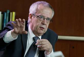 Carlos Urzua, assessor do candidato de esquerda à Presidência do México Andrés López Obrador, dá entrevista à Reuters na Cidade do México
05/06/2018 REUTERS/Henry Romero 