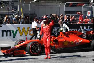 Comissários tomam decisão sobre incidente no GP austríaco entre Verstappen e Leclerc