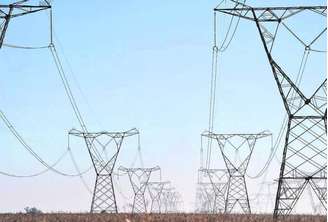 Linhas de transmissão de energia elétrica