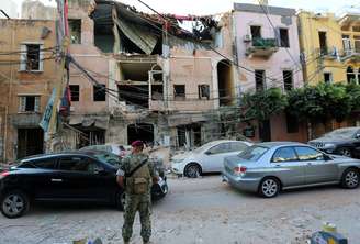 Explosão em zona portuária causou destruição em Beirute, capital do Líbano